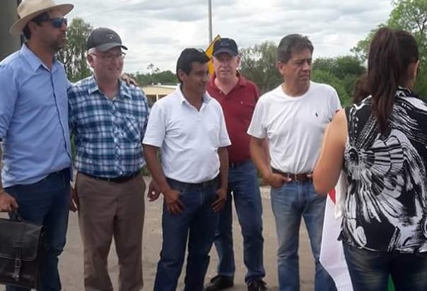 Mario Cossío pisa suelo boliviano pero queda varado en la frontera con Paraguay