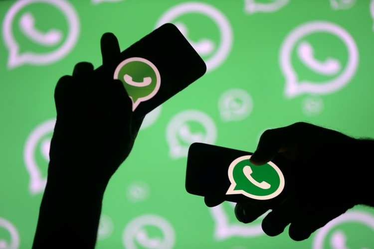 WhatsApp dejará de estar disponible en algunos celulares el año próximo (REUTERS/Dado Ruvic/File Photo)