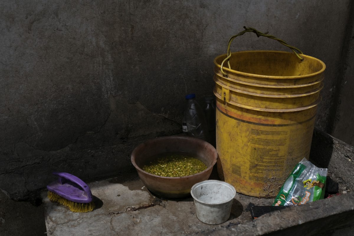 Comida para preparar en una casa de Barquisimeto (REUTERS/Carlos García Rawlins)