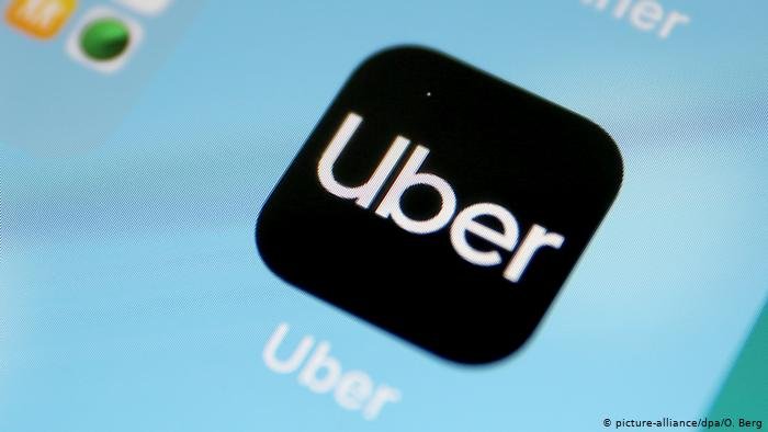 Foto de logo de Uber en la App.