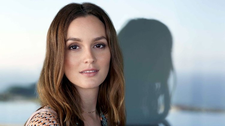 Leighton superó una complicada infancia y logró triunfar en 