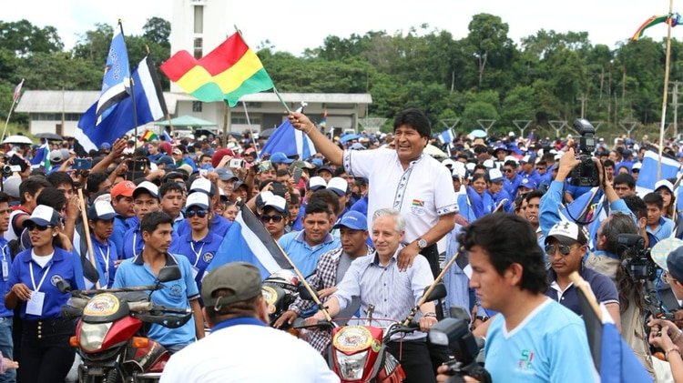 La nueva ministra de Comunicación, Roxana Lizárraga, dijo que más dle 70 por ciento del presupuesto de ese ministerio se utilizó para la campaña electoral de Evo Morales.
