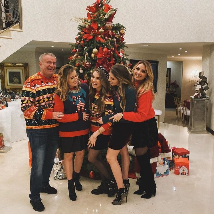 La reunión familiar de Angélica Rivera (IG: sofia_96castro)