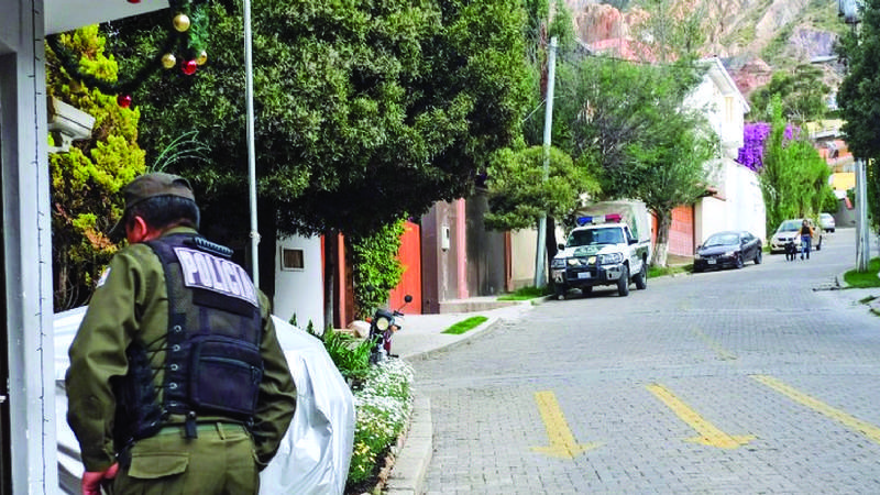 Tras anuncio de un juicio en La Haya, Bolivia y México se abren a dialogar