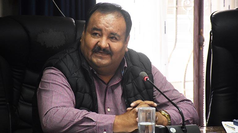 El alcalde suplente Héctor Montaño.