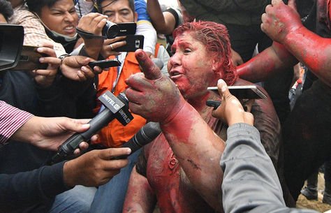 La Alcaldesa de Vinto en declaraciones a la prensa, el 6 de noviembre, luego de ser rescatada de una turba de manifestantes.