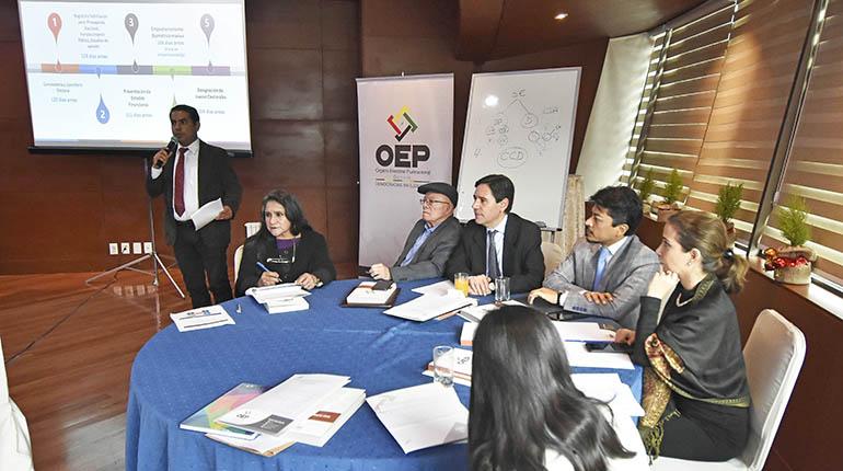 La reunión del Órgano Electoral en La Paz, ayer. | APG