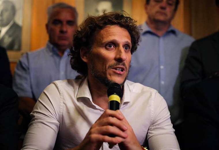 Forlan en su presentación como técnico de Peñarol. Foto: Twitter