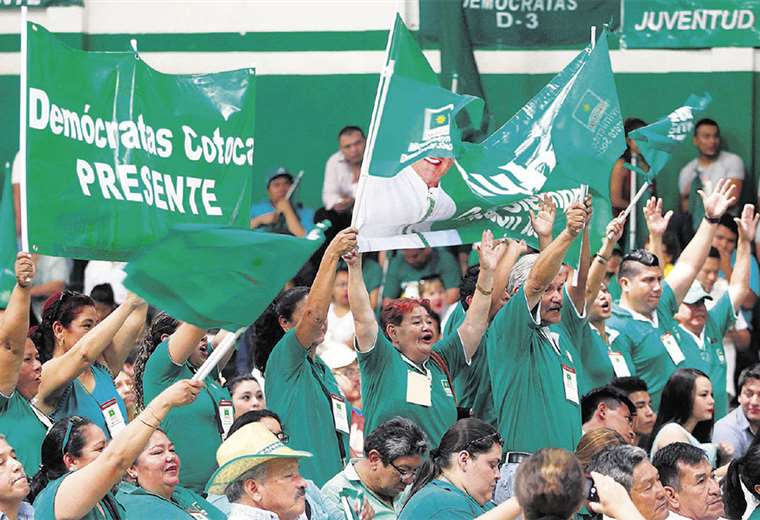 El gobernador Rubén Costas cumplirá las tareas que le encomendó la estructura de Demócratas. Foto: ELDEBER