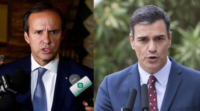 Jorge Quiroga y Pedro Sánchez. | AFP