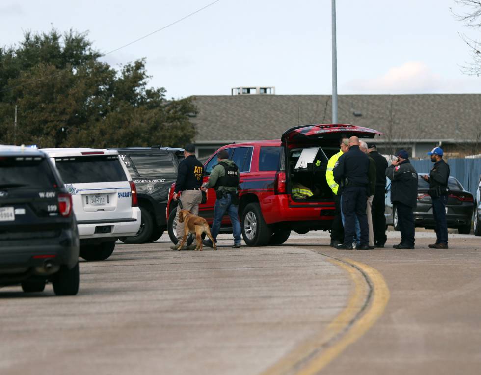Escena del tiroteo en White Settlement, Texas.