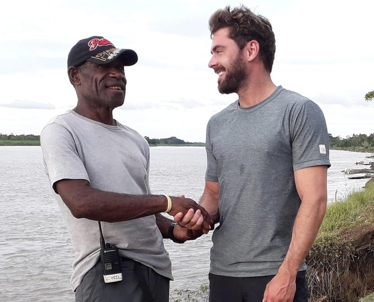 Zac Efron y su guía Cyril Tara