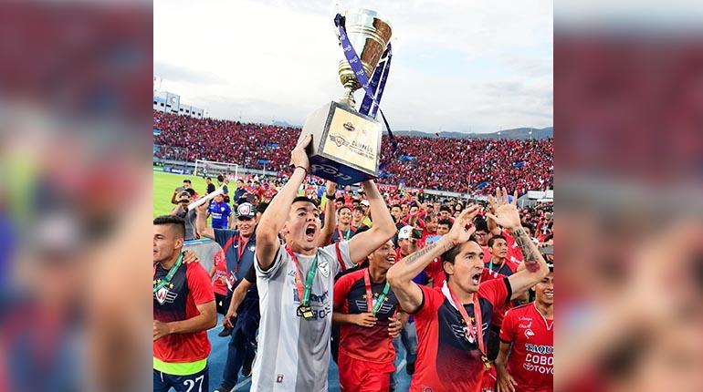 Wilstermann festeja el campeonato Clausura. | Carlos López