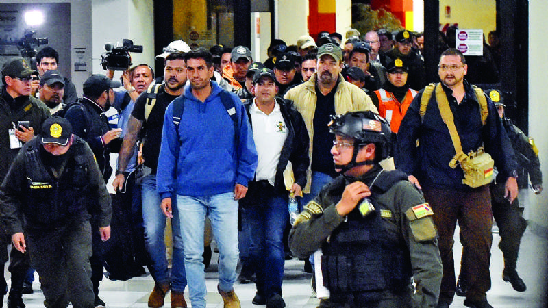 Sobre reunión con uniformados, ven que Camacho se atribuye la victoria del pueblo