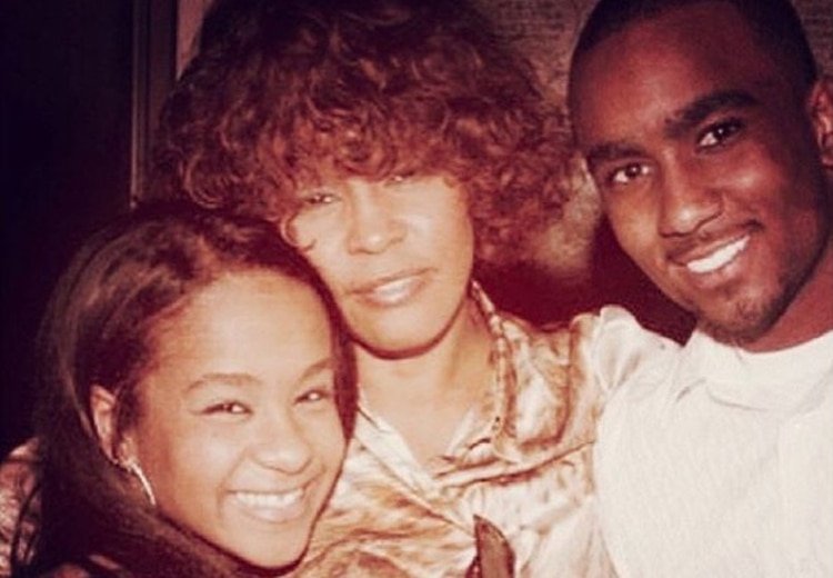 Gordon pasó años siendo criado por Houston en su casa, y creció junto a Bobbi Kristina, aunque la cantante pop nunca lo adoptó formalmente. (Foto: Instagram)