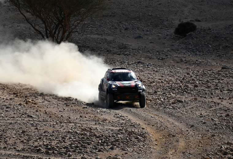 Orlando Terranova se puso al frente de la general en la segunda etapa del Dakar, que se corre en Arabia Saudita. Foto. AFP 