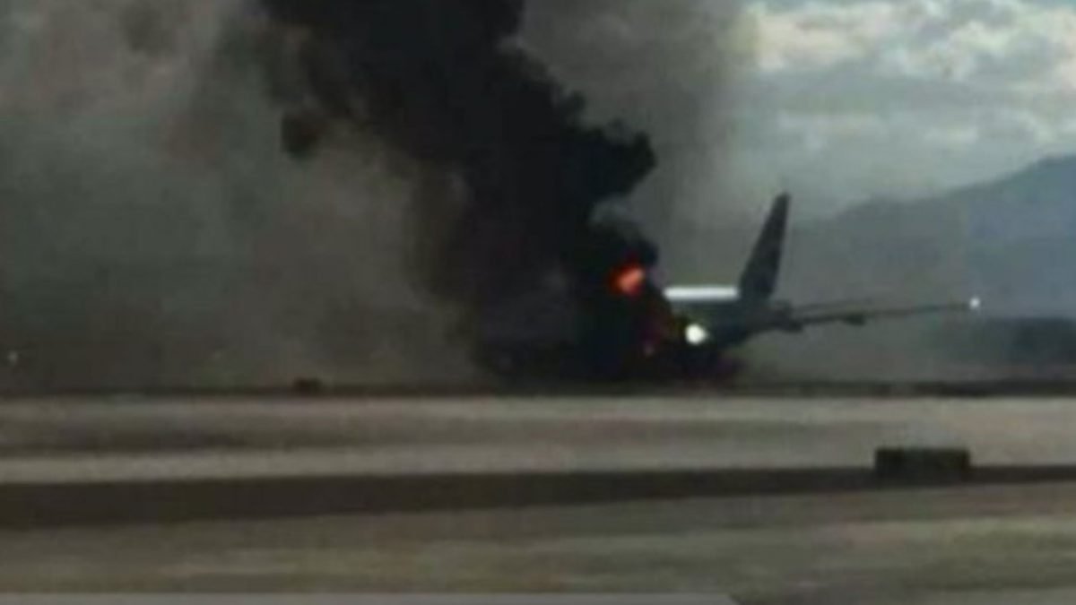 Resultado de imagen para Un avión Boeing 737 se estrella