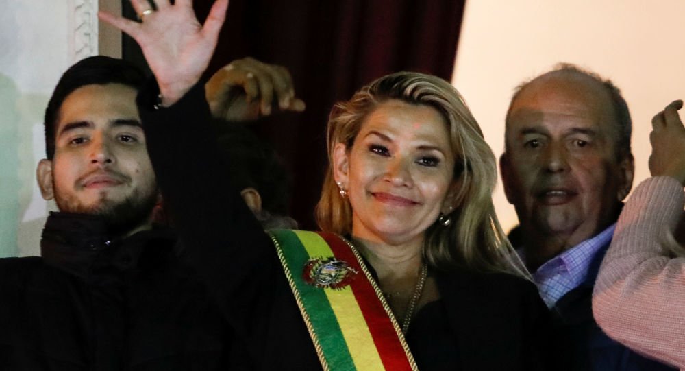 Resultado de imagen para presidenta constitucional Jeanine Áñez