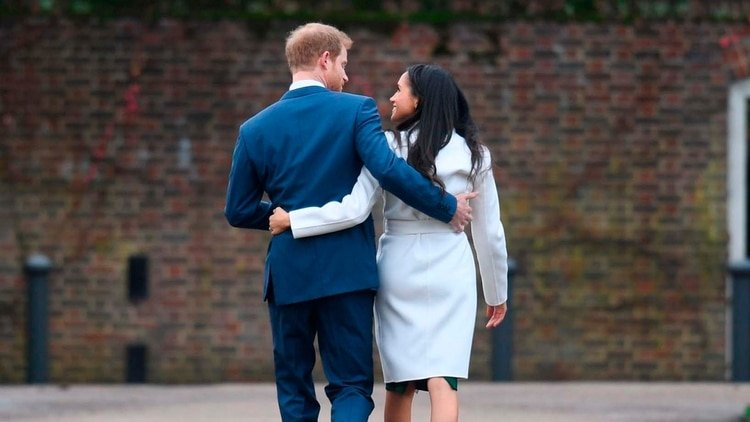 Harry y Meghan Markle el día que anunciaron su compromiso, en Kensington Palace, el 27 de noviembre de 2017 (Shutterstock)