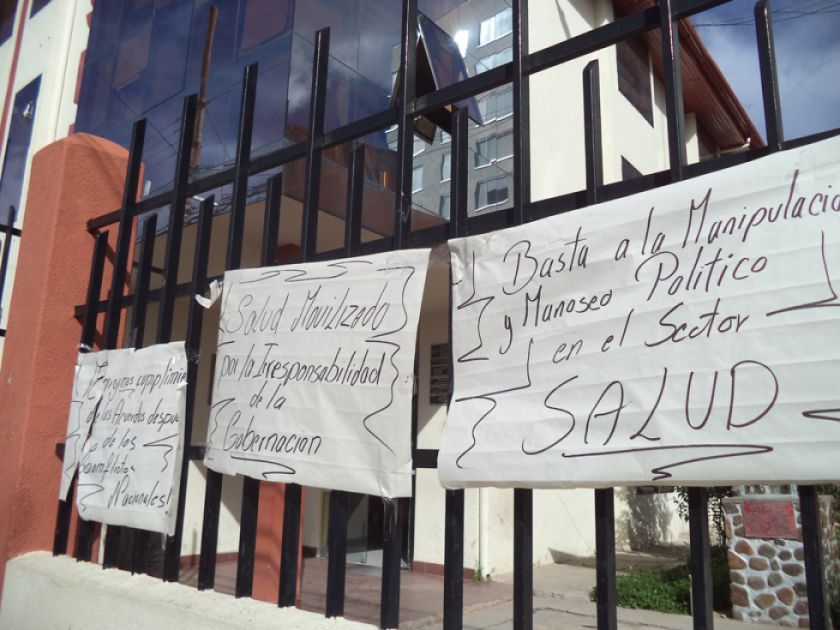 Trabajadores del Sedes siguen en paro indefinido en Potosí