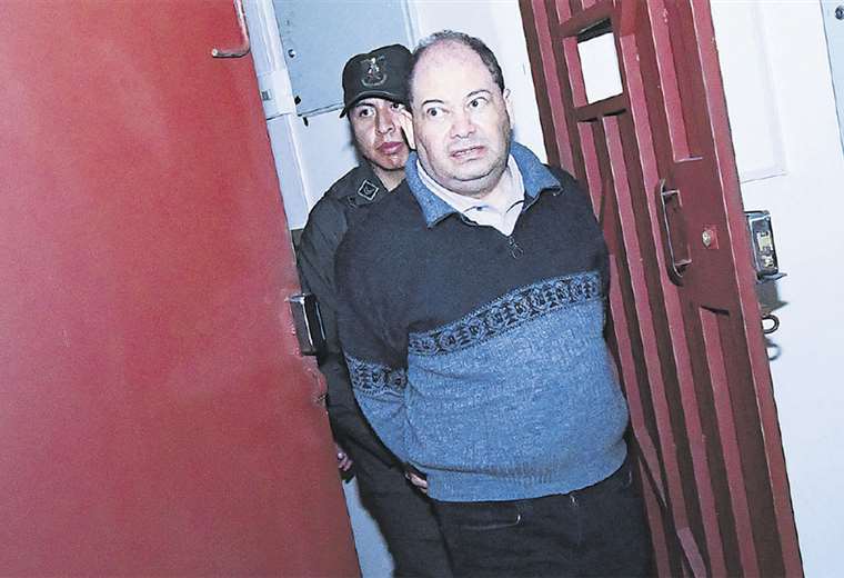 El exministro afirmó que debe ver por su madre de 85 años. Foto: APG NOTICIAS