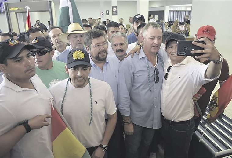 Lo más cercano a un intento de acercamiento entre presidenciable se dio con la llegada de Branko Marinkovic. Foto: Archivo