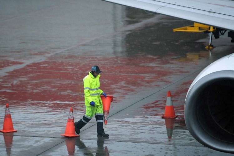 Las lluvias en Australia provocaron cancelaciones de vuelos, bloqueos y cortes de electricidad (AP)
