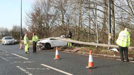 El guardameta del Manchester United Sergio Romero sufre un accidente con su Lamborghini mientras se dirigía a entrenar