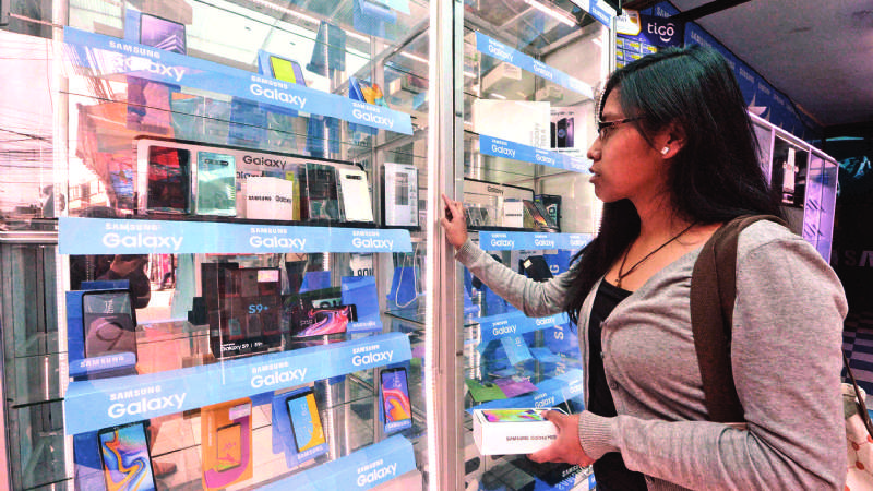 Federación de Técnicos en Microelectrónica: 50% de los celulares en Bolivia es clonado