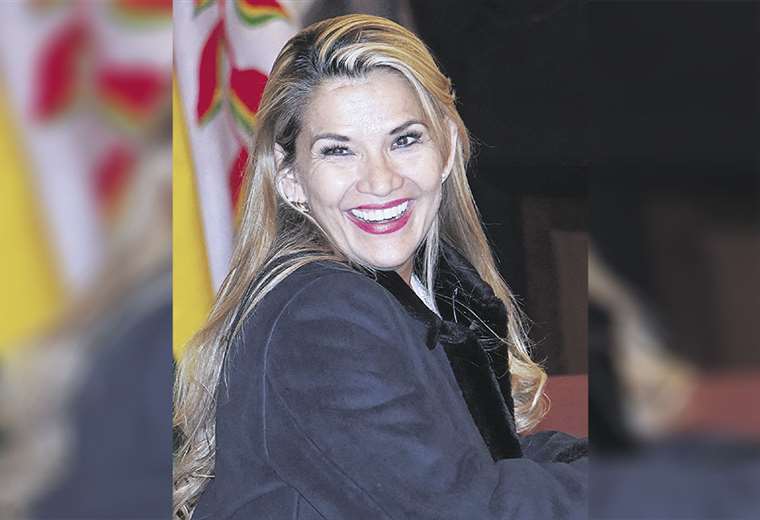 Áñez llegó a la Presidencia el 12 de noviembre. En Demócratas quieren que se quede hasta 2025. Foto: APG Noticias