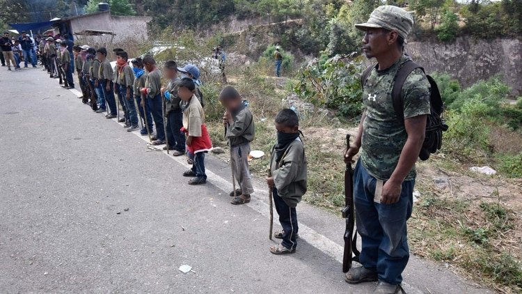 Presentan a niños comunitarios en Chilapa, Guerrero (Foto: Cuartoscuro)