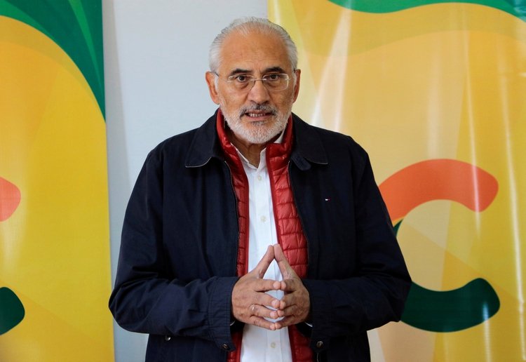 Carlos Mesa, también candidato a la presidencia (Reuters)