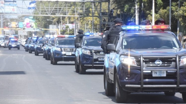 Nicaragua vive un virtual estado de sitio desde hace un año y medio. Policías armados patrullan las calles atentos a cualquier manifestación opositora. (Cortesía La Prensa)
