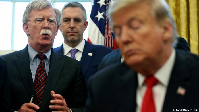 US-Präsident Trump mit Sicherheitsberater John Bolton (Reuters/L. Millis) US-Präsident Trump mit Sicherheitsberater John Bolton (Reuters/L. Millis)