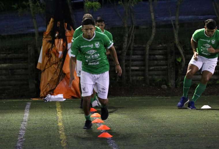John García encabeza el entrenamiento de la sub-23 en Colombia. Foto. Prensa FBF 
