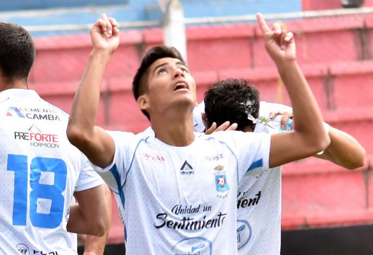 Julio Herrera se lo dedicó al creador. Era el segundo gol que le marcaba a Real Potosí. Foto: APG