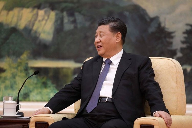 El presidente chino, Xi jinping, habla durante una reunión con Tedros Adhanom, director general de la Organización Mundial de la Salud, en el Gran Salón del Pueblo en Beijing (Reuters)
