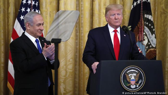 USA Washington Weißes Haus | Benjamin Netanjahu, Israel & Donald Trump, Präsident | Friedensplan Nahost (picture-alliance/AP Photo/A. Brandon) USA Washington Weißes Haus | Benjamin Netanjahu, Israel & Donald Trump, Präsident | Friedensplan Nahost (picture-alliance/AP Photo/A. Brandon)