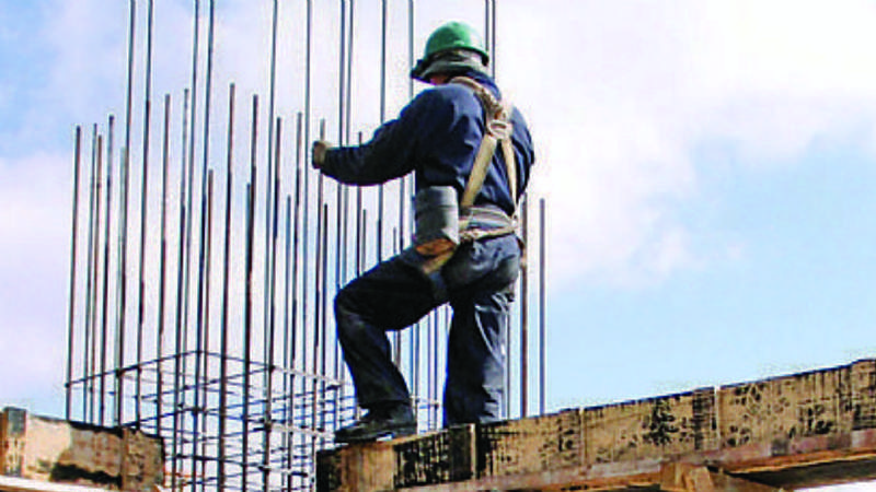 Constructores exigen al Estado el pago de más de Bs 1.000 MM