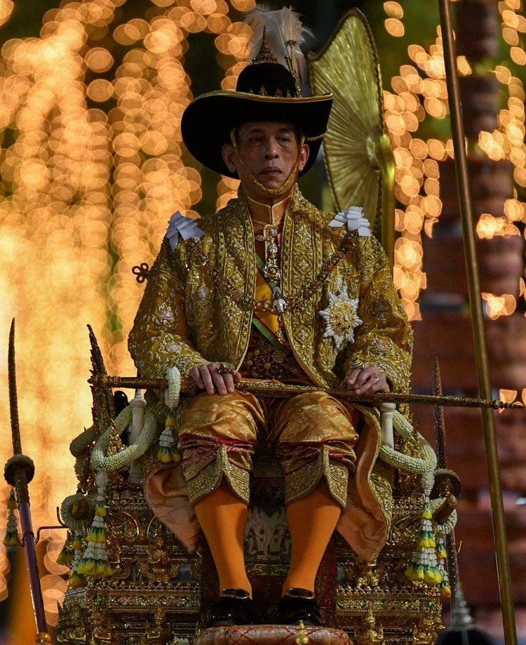 El rey Maha Vajiralongkorn es conocido por sus escándalos (REUTERS/Chalinee Thirasupa)