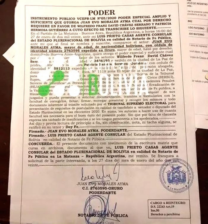 PODER QUE LE ENTREGÓ A DOS ABOGADOS PARA QUE SE INSCRIBA COMO CANDIDATO.