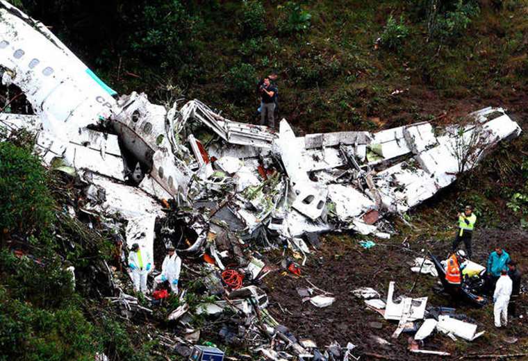 Así quedo el avión que trasladaba a los jugadores del Chapecoense. Foto: Internet