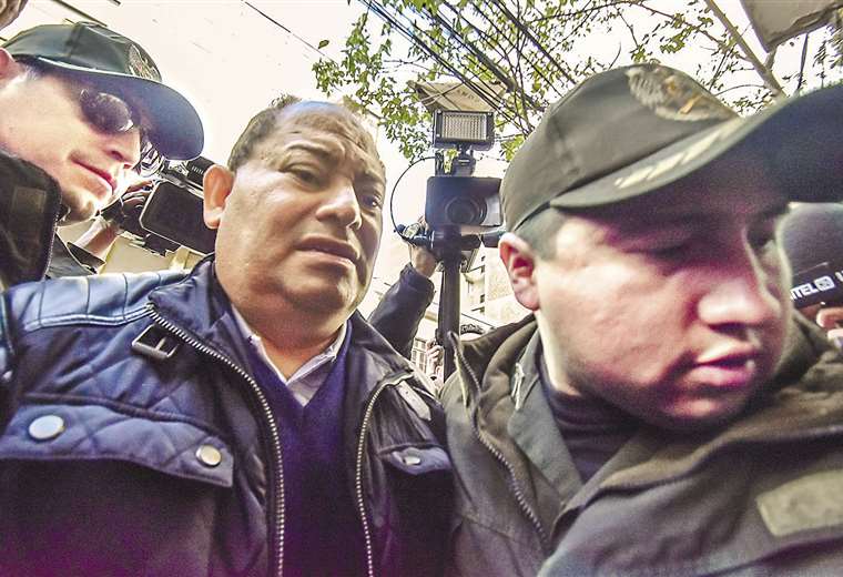 El exministro Carlos Romero volvió a comparecer ante la Fiscalía por denuncia de un caso de 2015. Foto: APG