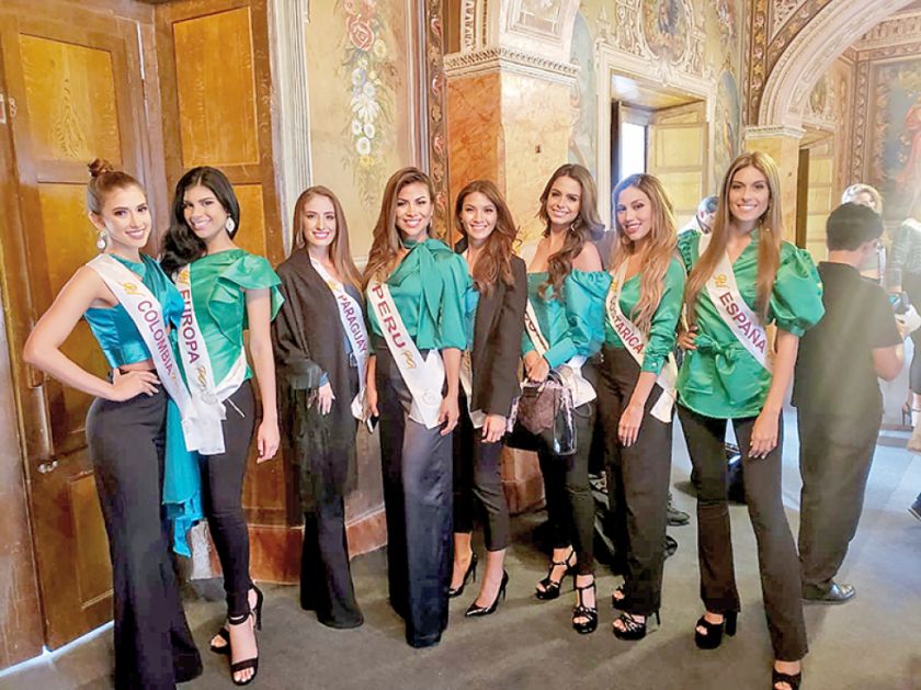 Bellezas hispanas cautivan en su recorrido por Sucre