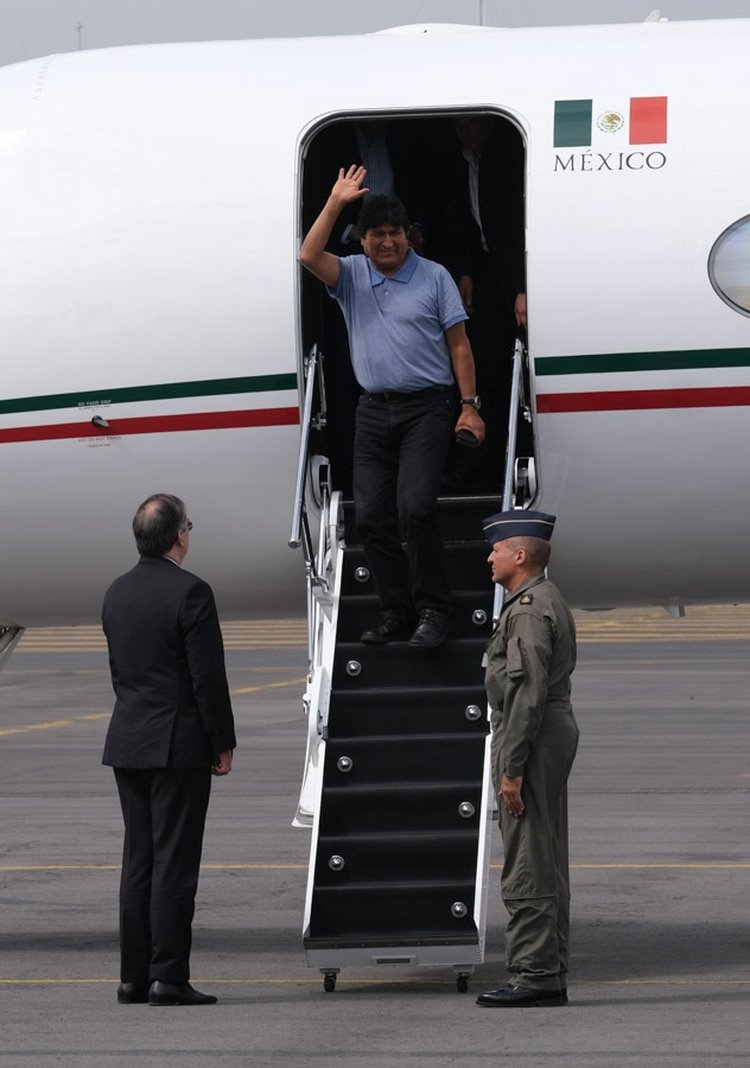 En noviembre de 2019 Evo Morales, ex presidente de Bolivia, llegó a la Ciudad de México en el Hangar Presidencial del Aeropuerto Internacional de la Ciudad de México (AICM), lo acompañó su hijo y el ex vice presidente Álvaro García Linera FOTO: GRACIELA LÓPEZ /CUARTOSCURO