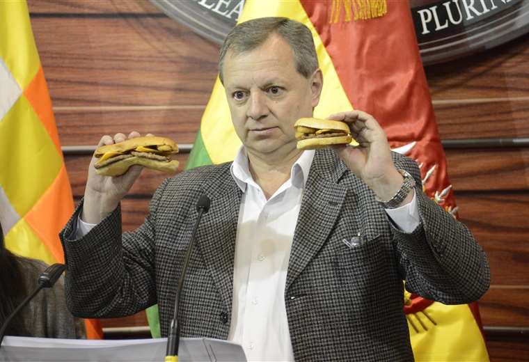 José Alberto Gonzales en una de sus polémicas intervenciones cuando era presidente del Senado. Foto: ABI