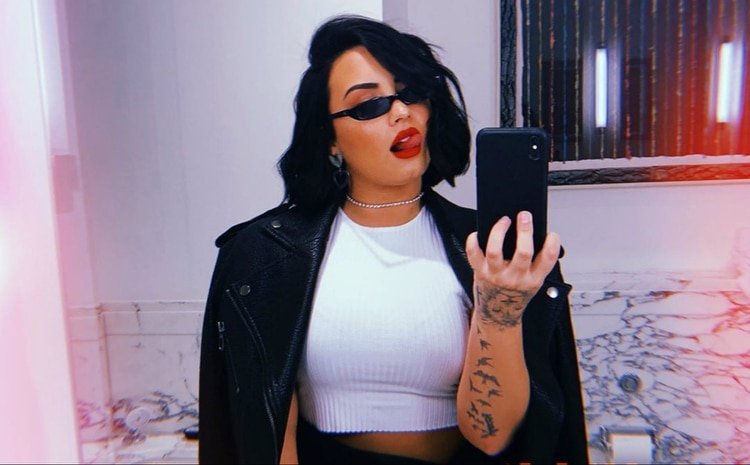  Demi Lovato (IG: ddlovato)
