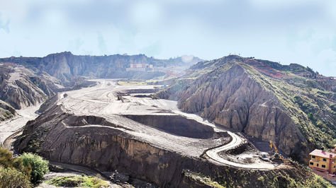 Bajada de un cerro en la zona de Alto Irpavi en La Paz.