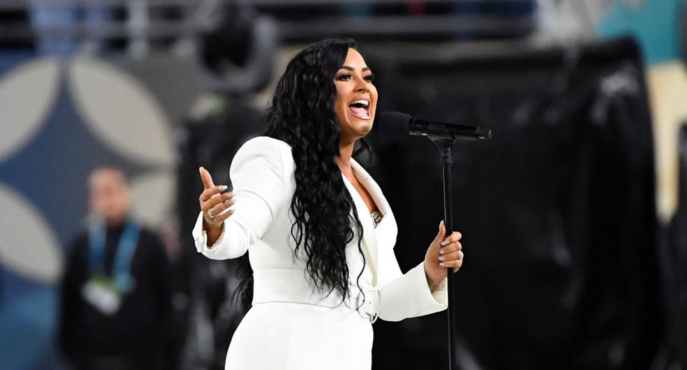 Demi Lovato en el Super Bowl 2020, donde cantó el himno nacional de EE.UU. Cantar aquí es un sueño cumplido para ella. Foto: Reuters.