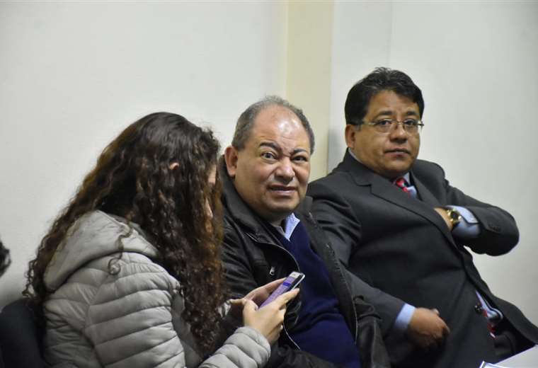 Carlos Romero antes de audiencia (APG)